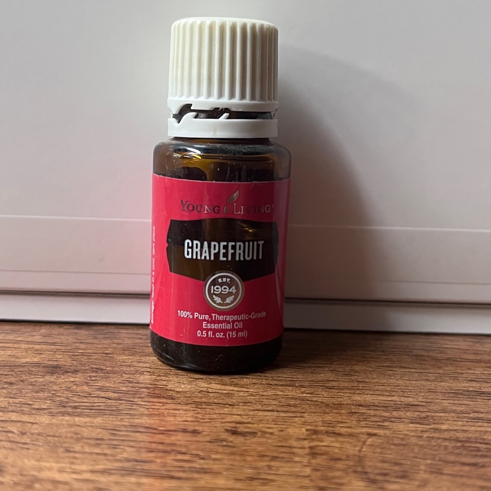 Young Living Grapefruit Oil with Pink Label